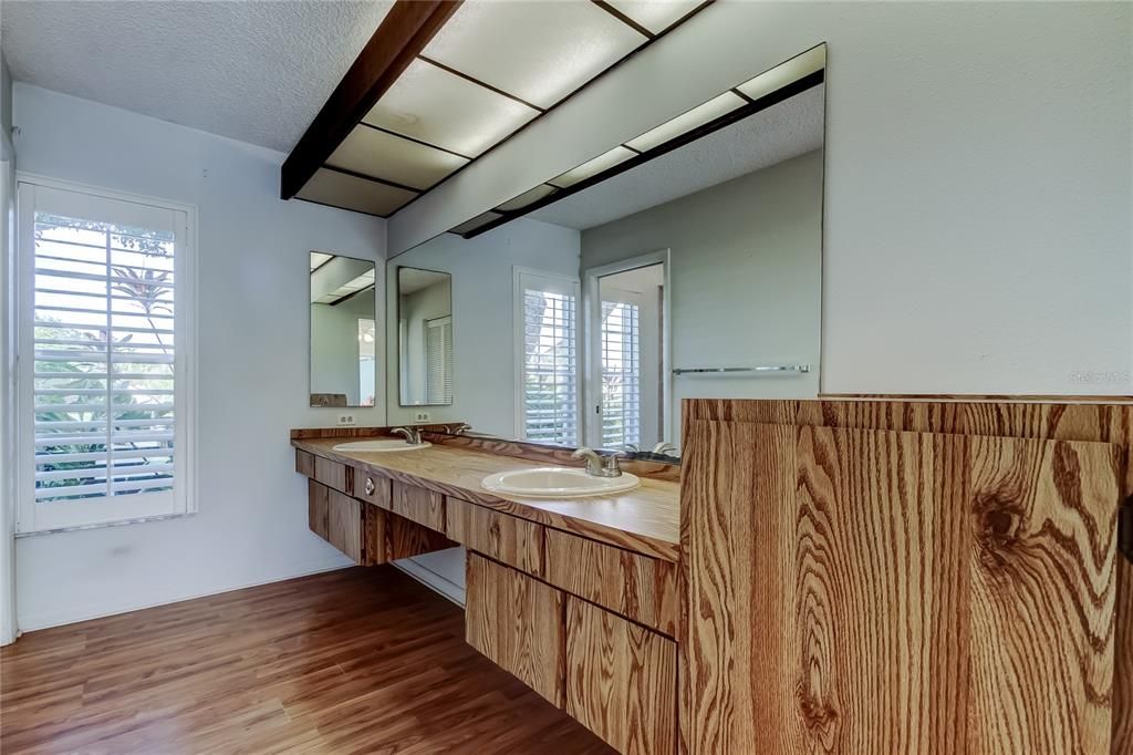 Active With Contract: $295,000 (3 beds, 2 baths, 1730 Square Feet)