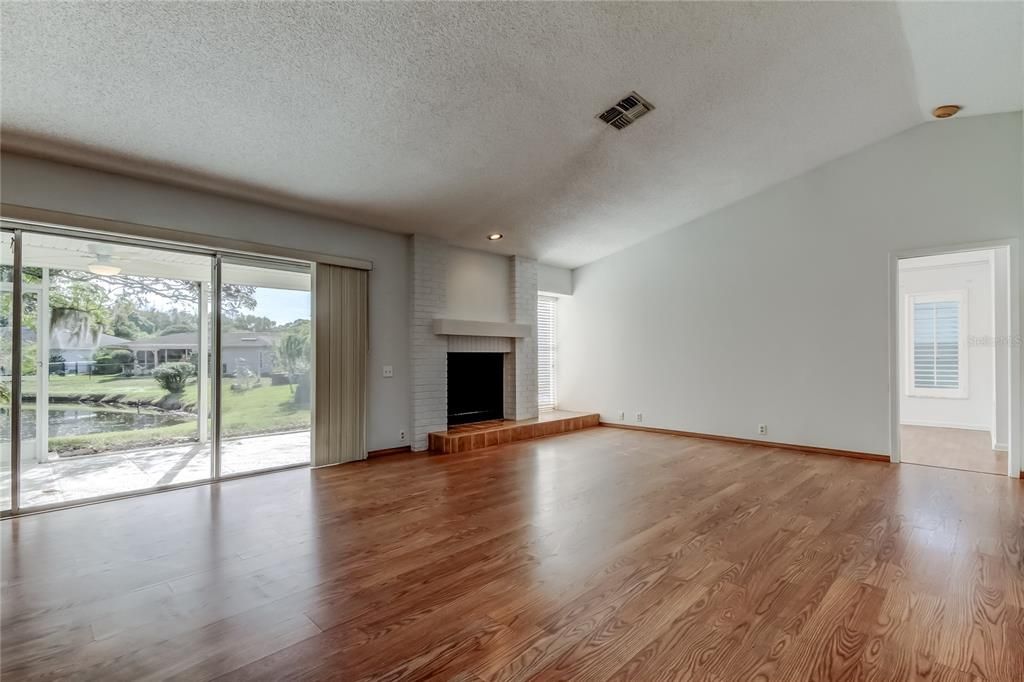 Active With Contract: $295,000 (3 beds, 2 baths, 1730 Square Feet)