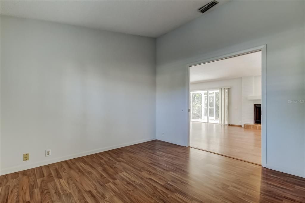Active With Contract: $295,000 (3 beds, 2 baths, 1730 Square Feet)