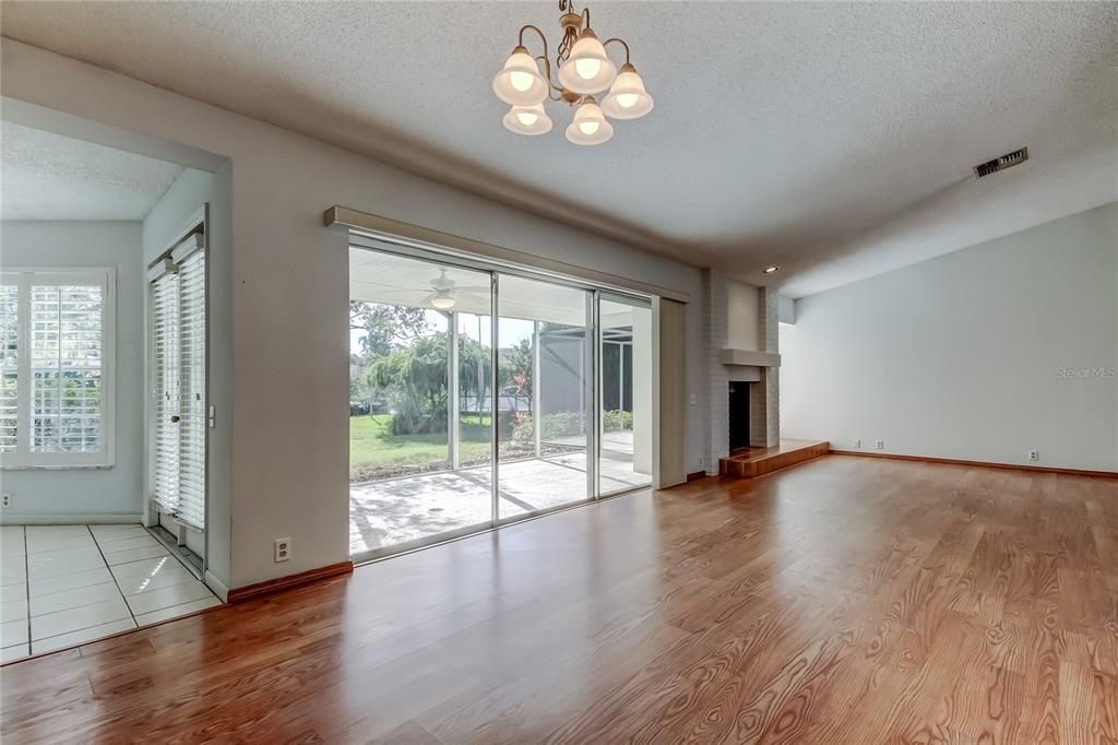 Active With Contract: $295,000 (3 beds, 2 baths, 1730 Square Feet)