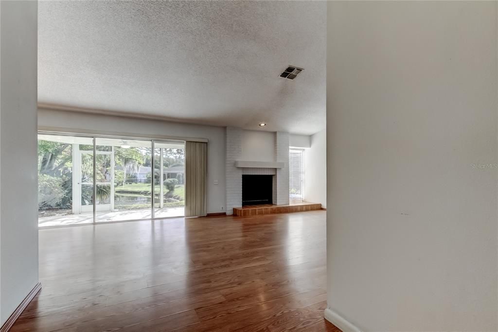 Active With Contract: $295,000 (3 beds, 2 baths, 1730 Square Feet)