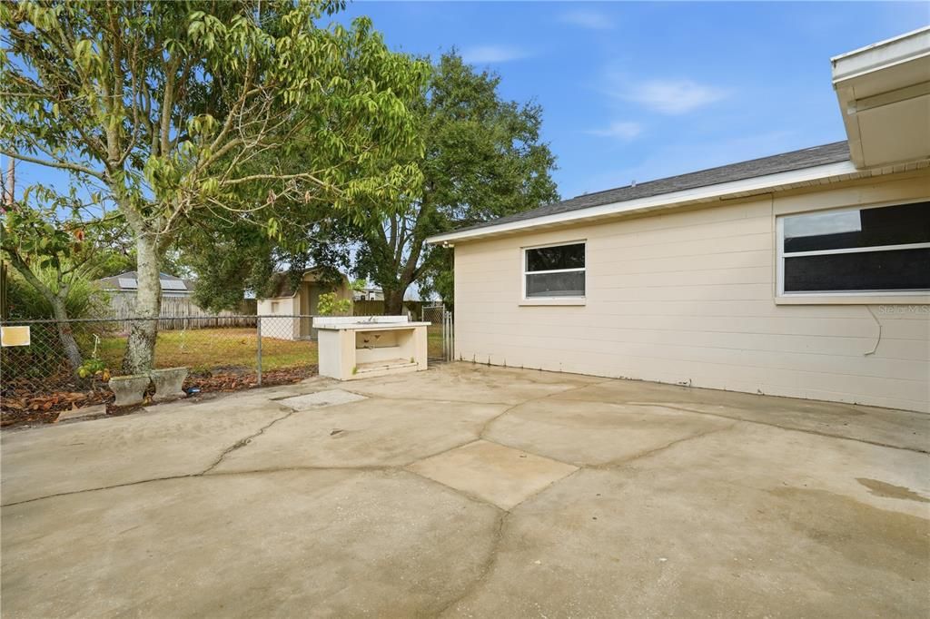 For Sale: $289,990 (3 beds, 2 baths, 1555 Square Feet)