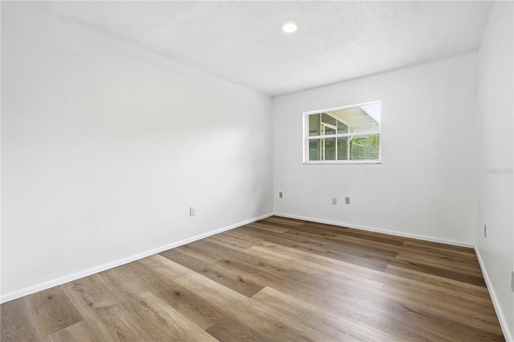 For Sale: $289,990 (3 beds, 2 baths, 1555 Square Feet)