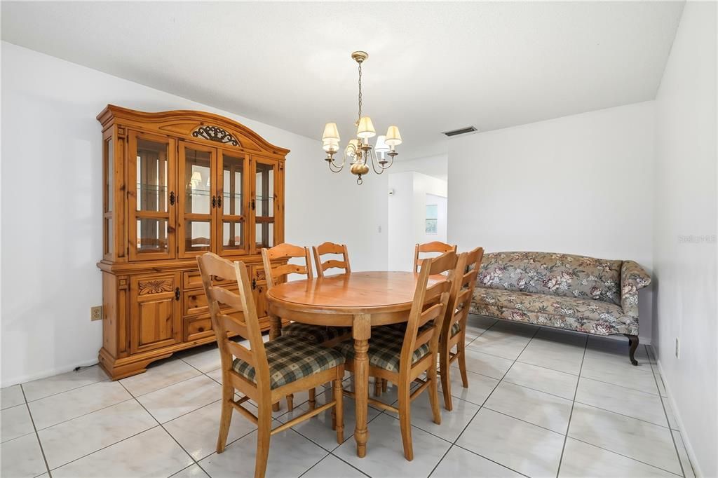 For Sale: $289,990 (3 beds, 2 baths, 1555 Square Feet)