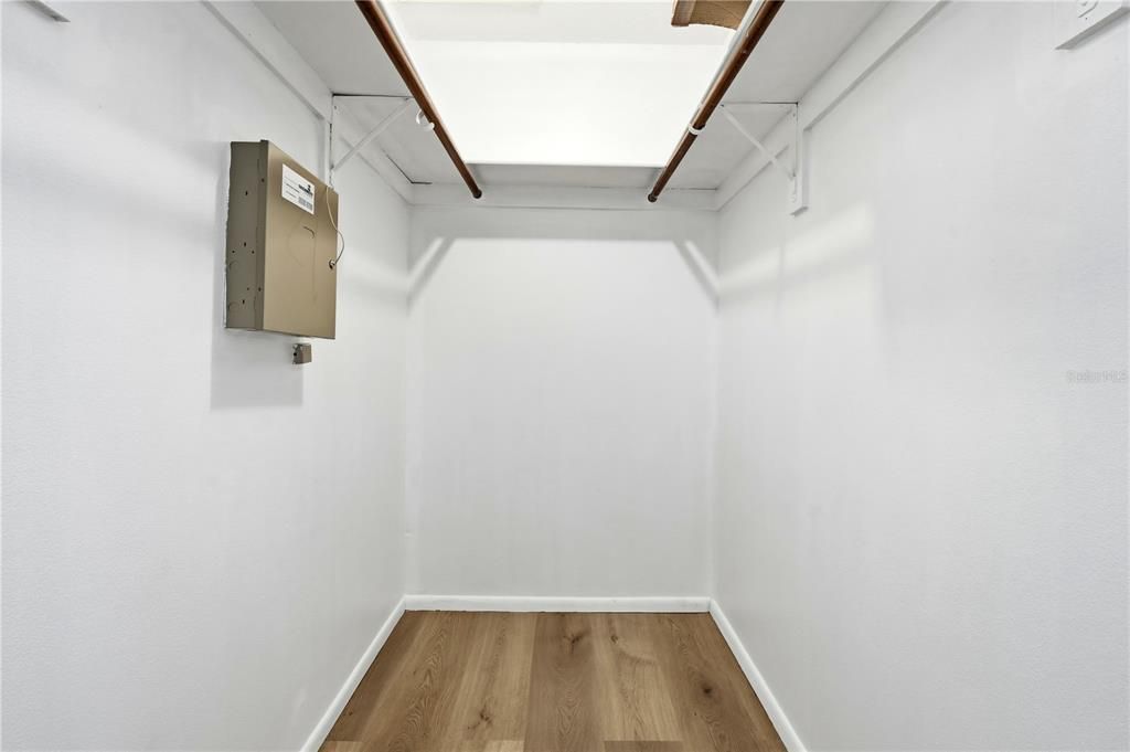 For Sale: $289,990 (3 beds, 2 baths, 1555 Square Feet)