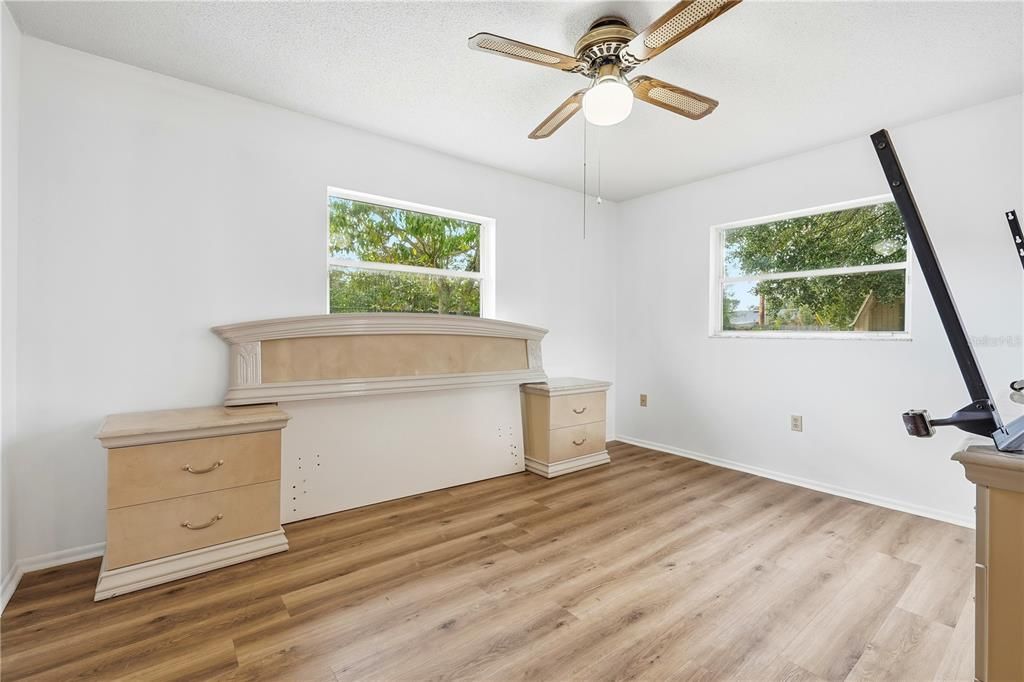 For Sale: $289,990 (3 beds, 2 baths, 1555 Square Feet)