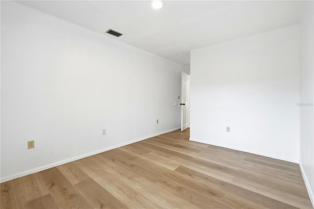 For Sale: $289,990 (3 beds, 2 baths, 1555 Square Feet)