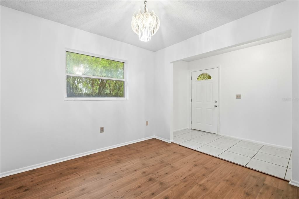 For Sale: $289,990 (3 beds, 2 baths, 1555 Square Feet)