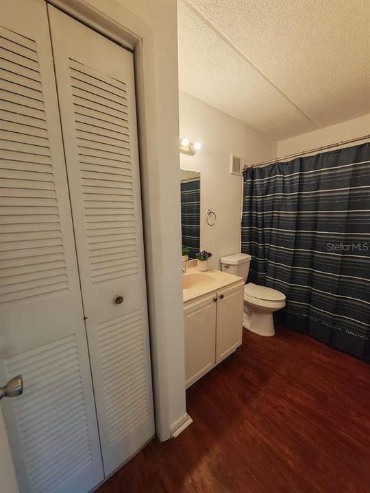 For Rent: $1,250 (1 beds, 1 baths, 742 Square Feet)