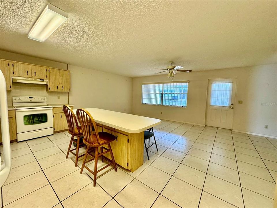 For Sale: $149,900 (2 beds, 2 baths, 1541 Square Feet)