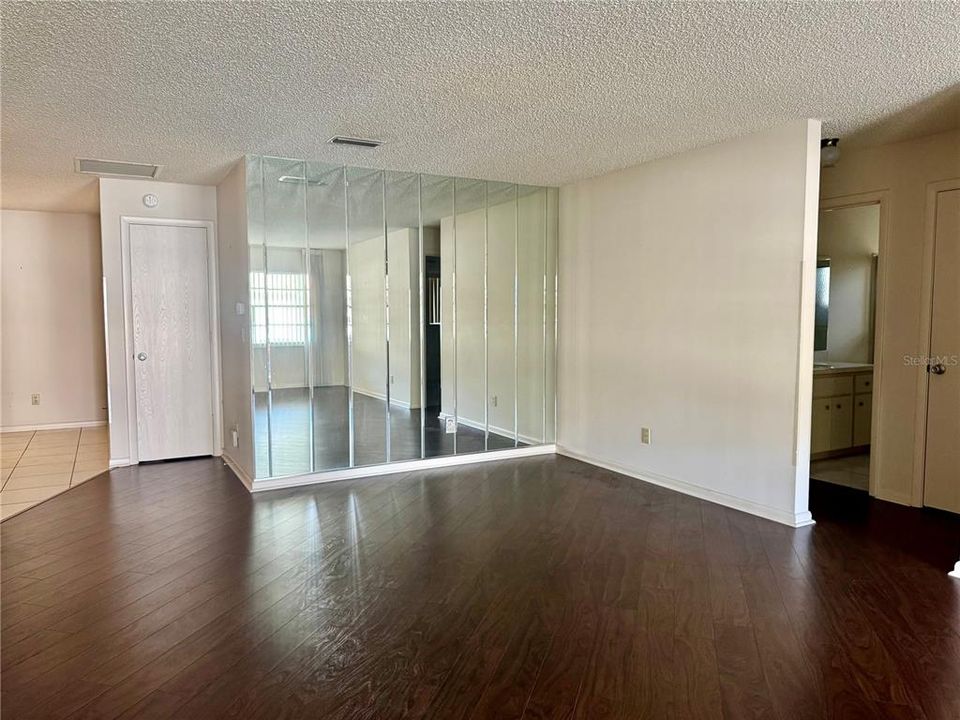 For Sale: $149,900 (2 beds, 2 baths, 1541 Square Feet)