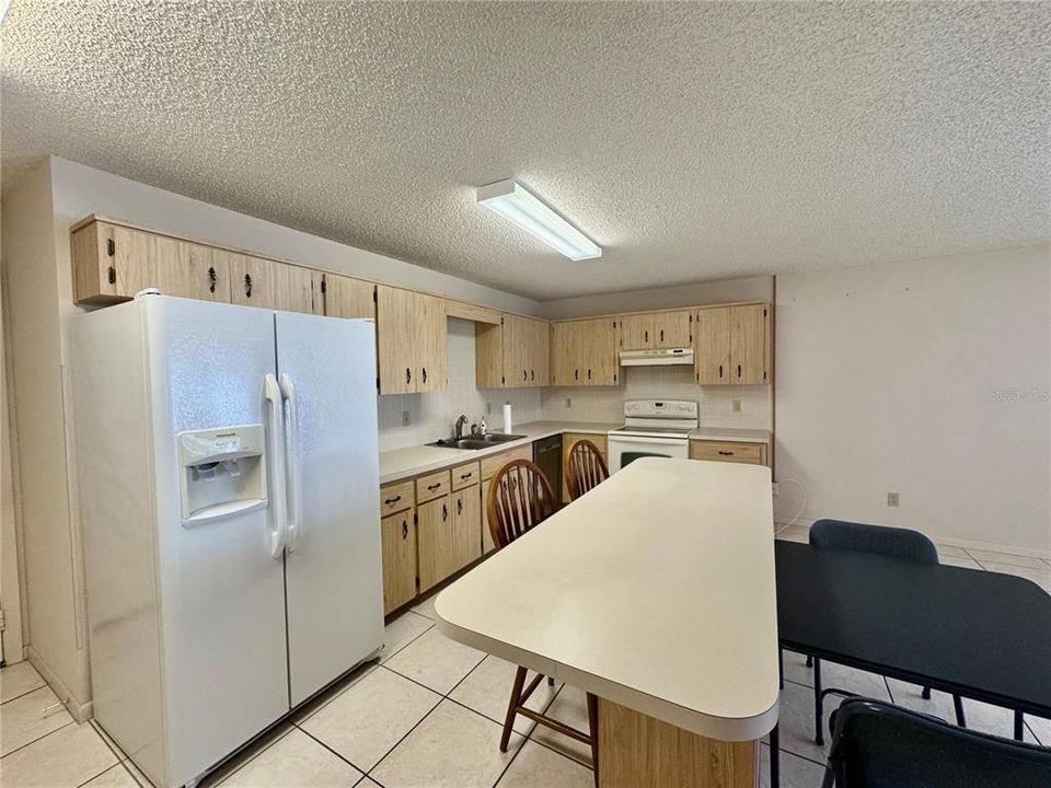 For Sale: $149,900 (2 beds, 2 baths, 1541 Square Feet)