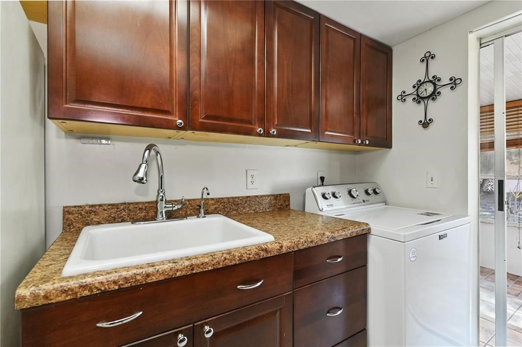 待售: $190,000 (1 贝兹, 1 浴室, 672 平方英尺)