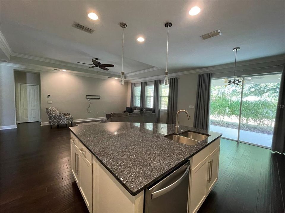 En Renta: $3,800 (3 camas, 2 baños, 2416 Pies cuadrados)