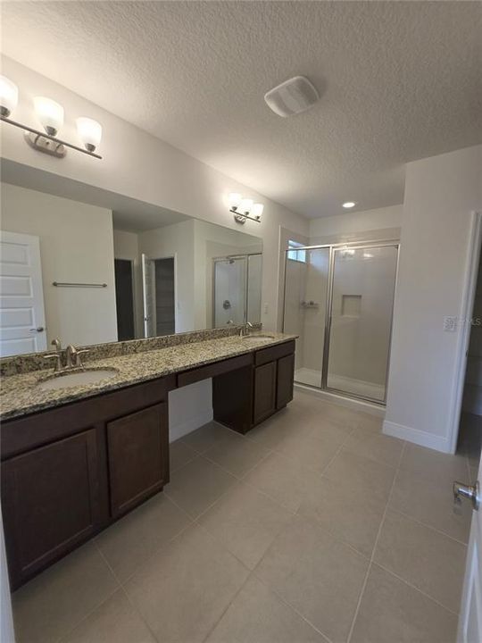 В аренду: $4,300 (5 спален, 3 ванн, 3299 Квадратных фут)