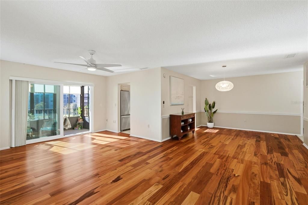 En Venta: $276,000 (2 camas, 2 baños, 1345 Pies cuadrados)