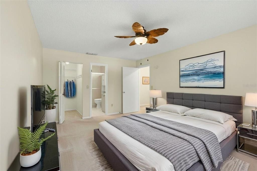 En Venta: $276,000 (2 camas, 2 baños, 1345 Pies cuadrados)