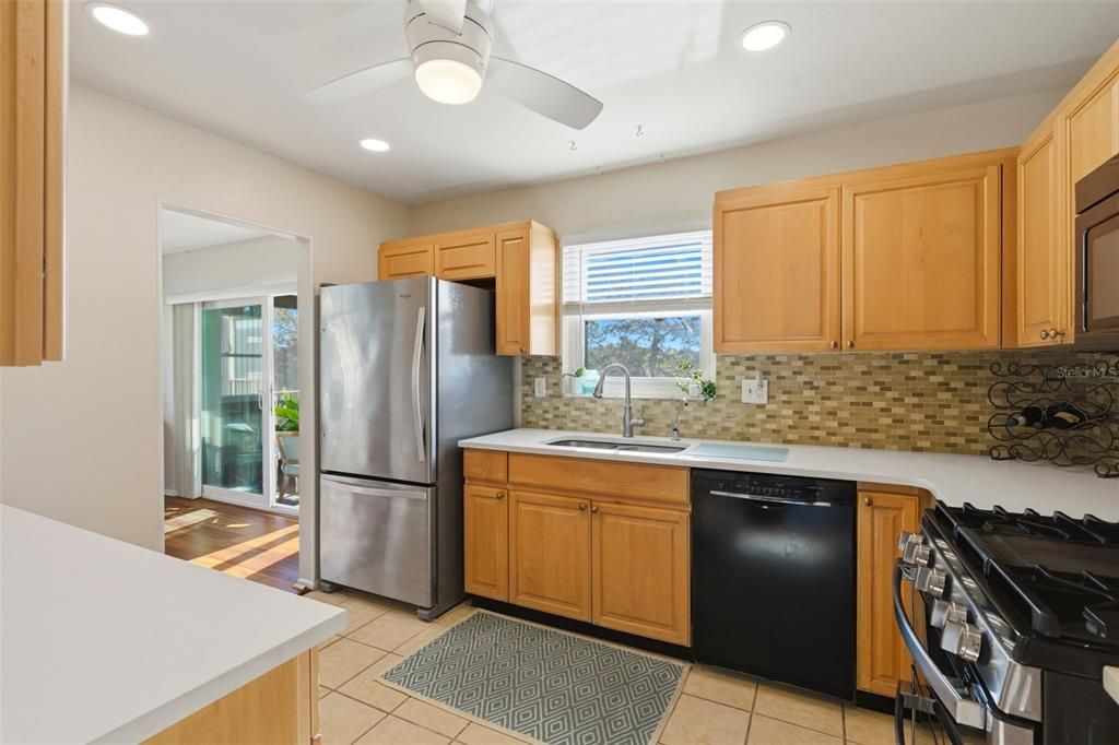 En Venta: $276,000 (2 camas, 2 baños, 1345 Pies cuadrados)