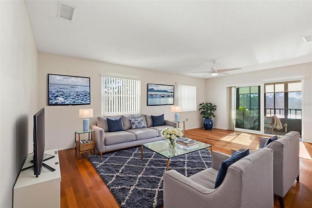 En Venta: $276,000 (2 camas, 2 baños, 1345 Pies cuadrados)