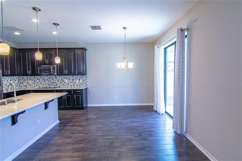 En Renta: $3,000 (3 camas, 2 baños, 2143 Pies cuadrados)