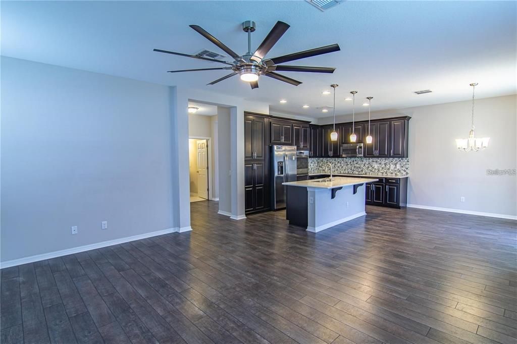 En Renta: $3,000 (3 camas, 2 baños, 2143 Pies cuadrados)