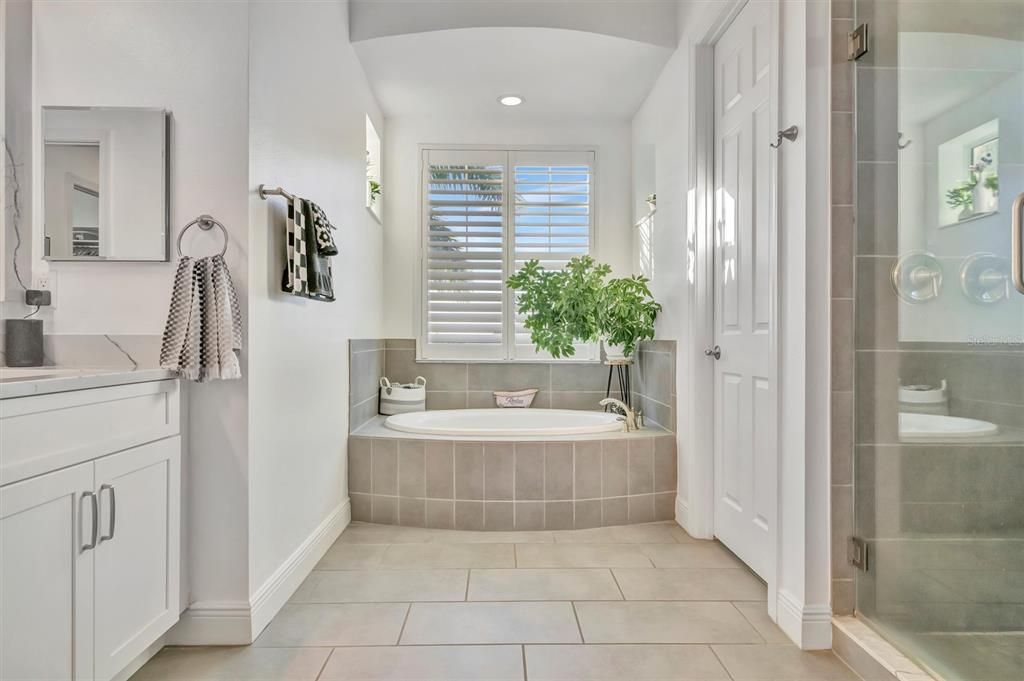 En Venta: $1,549,000 (3 camas, 3 baños, 3945 Pies cuadrados)