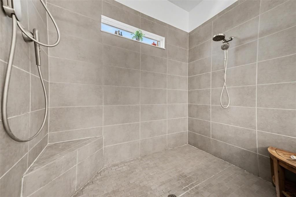 En Venta: $1,549,000 (3 camas, 3 baños, 3945 Pies cuadrados)