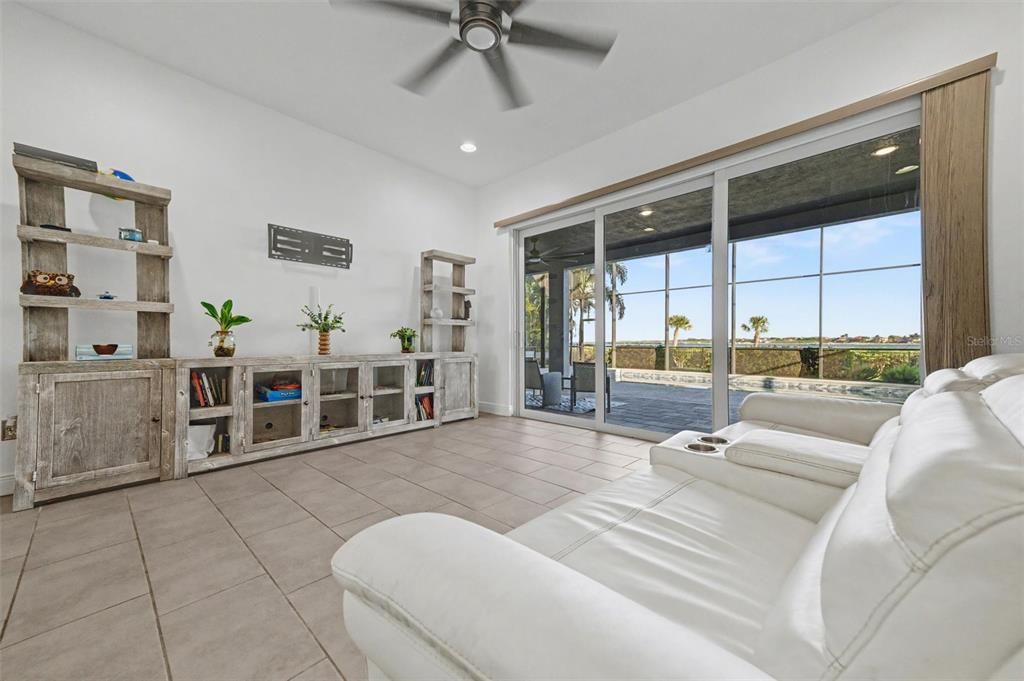 En Venta: $1,549,000 (3 camas, 3 baños, 3945 Pies cuadrados)