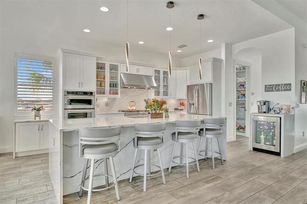 En Venta: $1,549,000 (3 camas, 3 baños, 3945 Pies cuadrados)