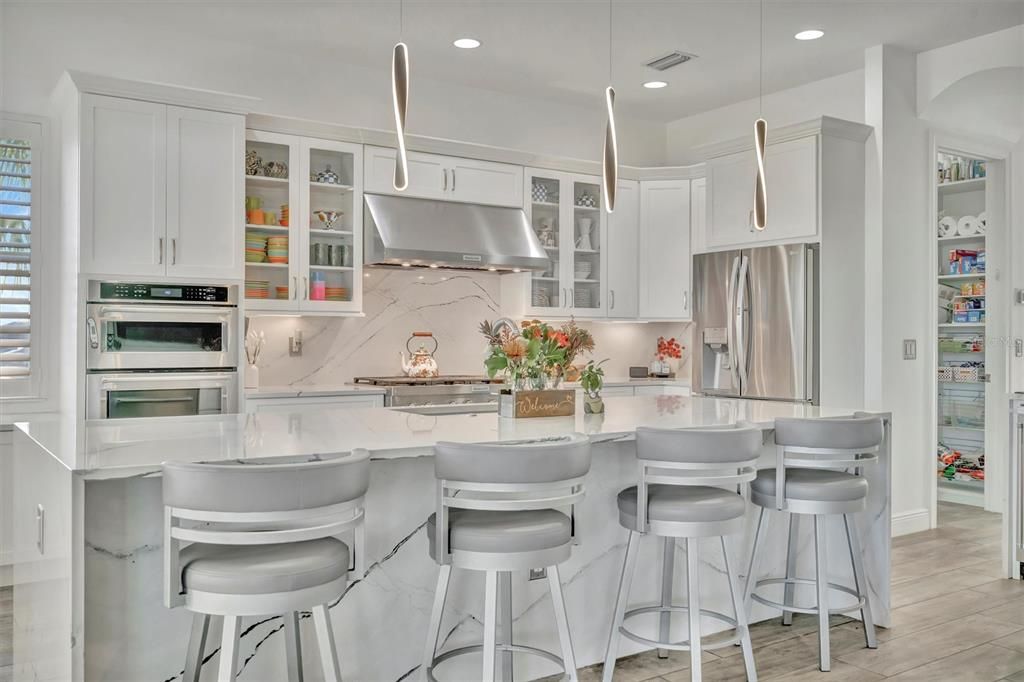 En Venta: $1,549,000 (3 camas, 3 baños, 3945 Pies cuadrados)