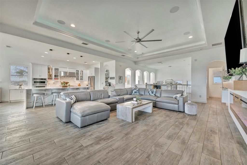 En Venta: $1,549,000 (3 camas, 3 baños, 3945 Pies cuadrados)