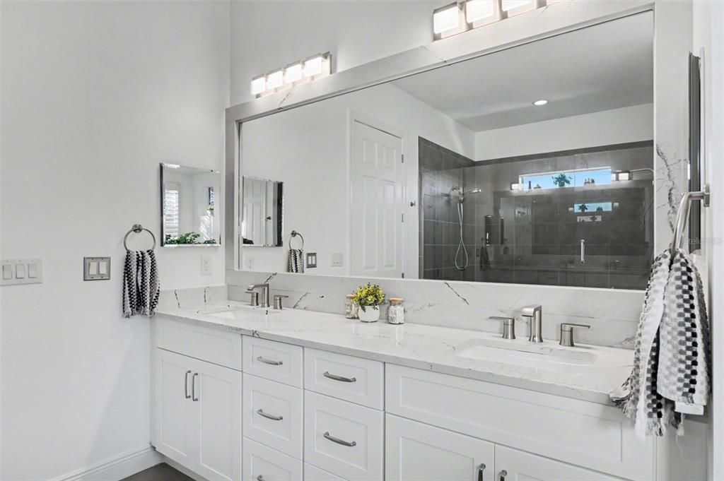 En Venta: $1,549,000 (3 camas, 3 baños, 3945 Pies cuadrados)