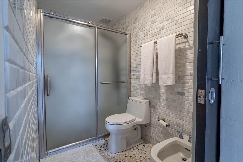 For Sale: $565,000 (3 beds, 3 baths, 2200 Square Feet)