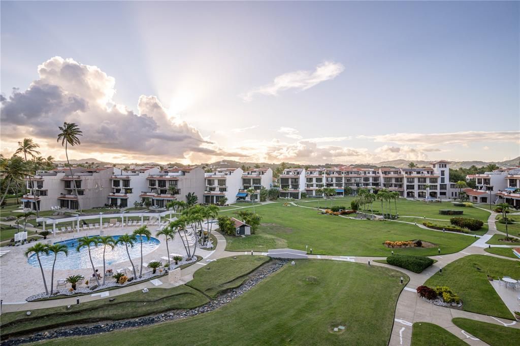 For Sale: $565,000 (3 beds, 3 baths, 2200 Square Feet)