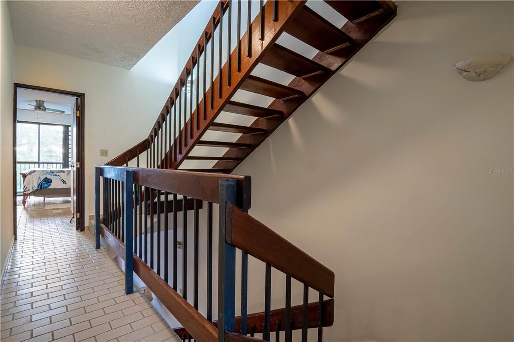 For Sale: $565,000 (3 beds, 3 baths, 2200 Square Feet)