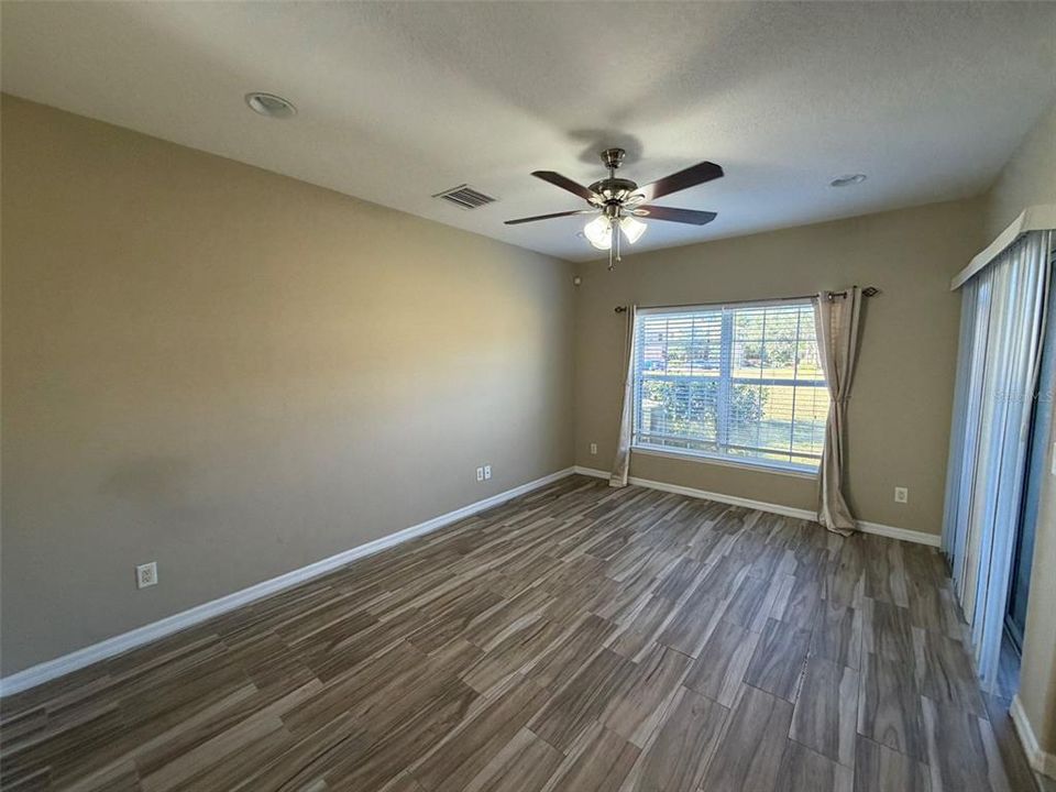 For Rent: $2,200 (3 beds, 2 baths, 1691 Square Feet)
