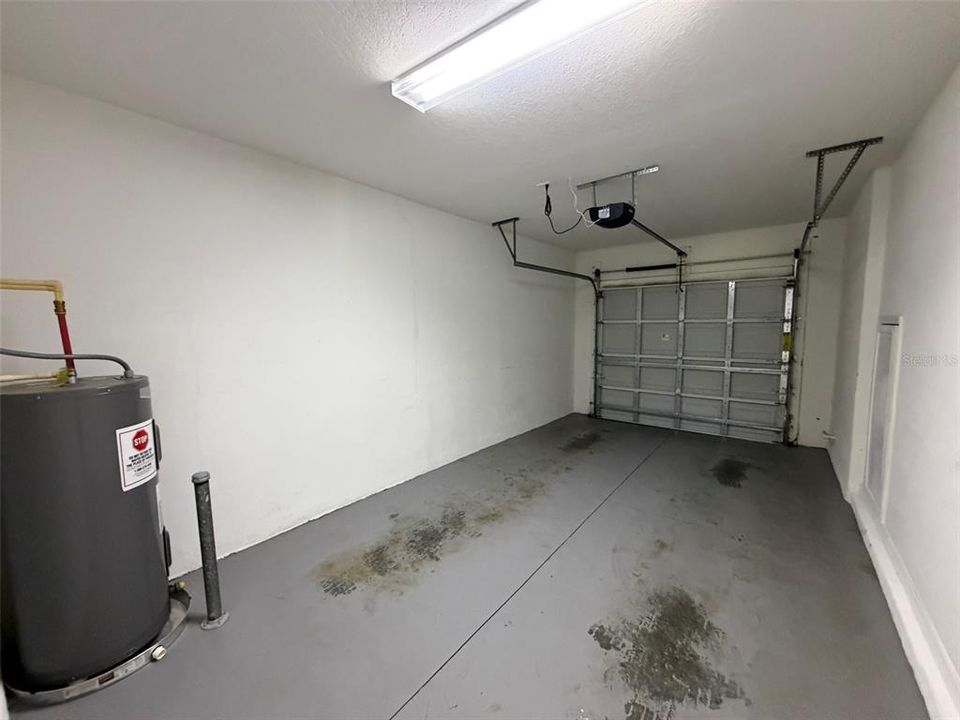 For Rent: $2,200 (3 beds, 2 baths, 1691 Square Feet)