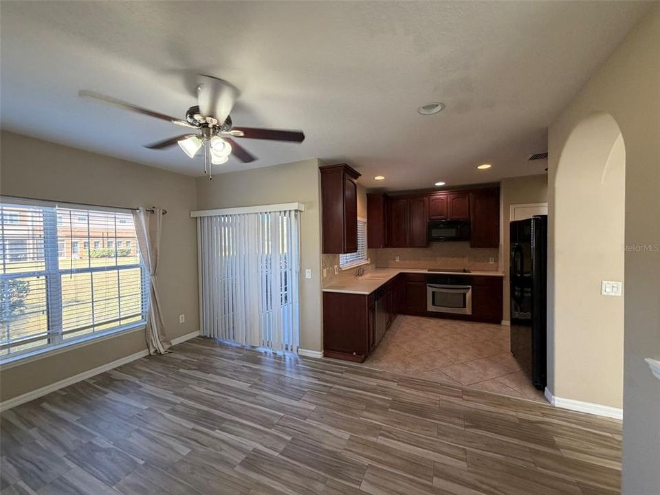 For Rent: $2,200 (3 beds, 2 baths, 1691 Square Feet)
