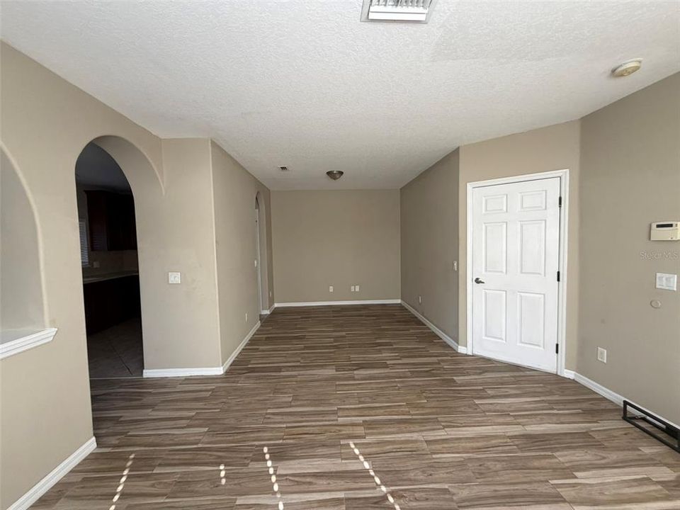 For Rent: $2,200 (3 beds, 2 baths, 1691 Square Feet)