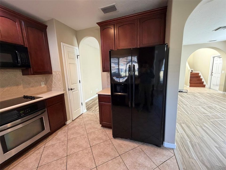 For Rent: $2,200 (3 beds, 2 baths, 1691 Square Feet)