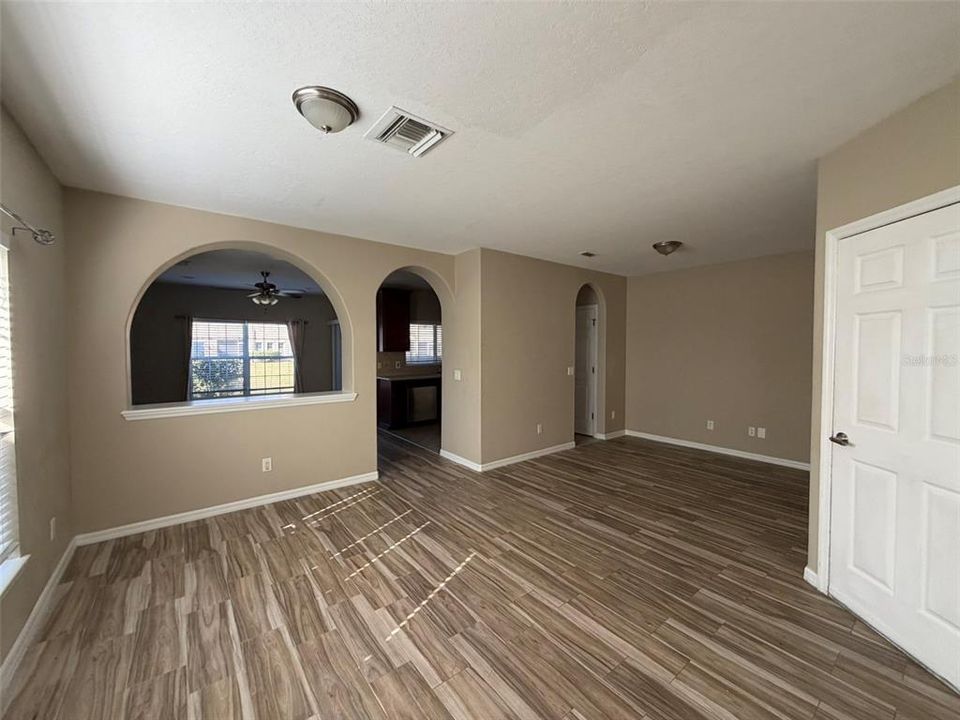 For Rent: $2,200 (3 beds, 2 baths, 1691 Square Feet)