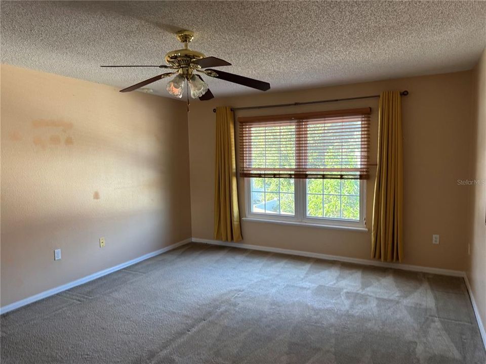 出租: $2,000 (4 贝兹, 2 浴室, 2176 平方英尺)