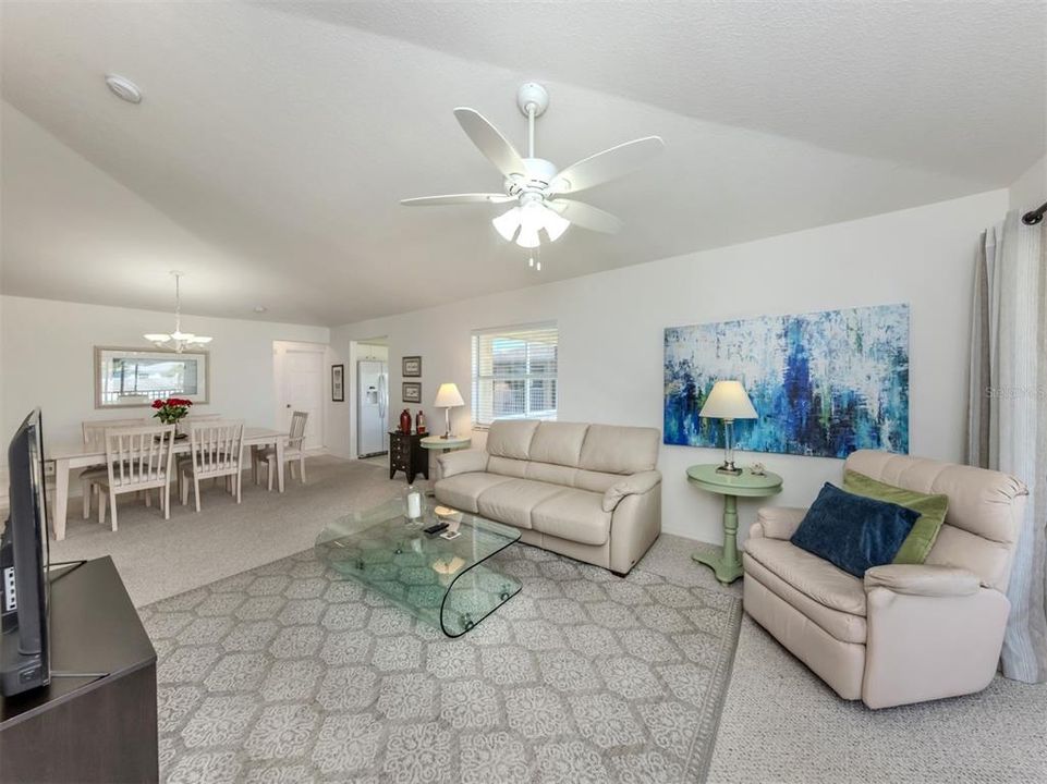 待售: $257,000 (3 贝兹, 2 浴室, 1489 平方英尺)