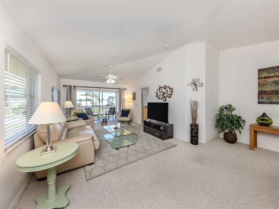 待售: $257,000 (3 贝兹, 2 浴室, 1489 平方英尺)