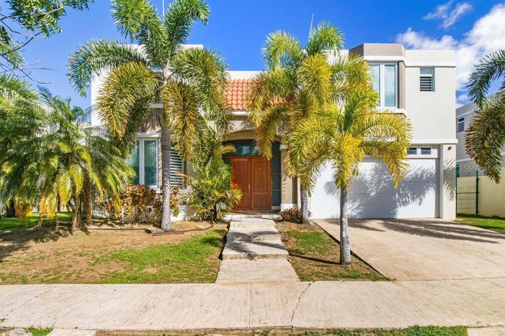 For Sale: $795,000 (4 beds, 2 baths, 3032 Square Feet)