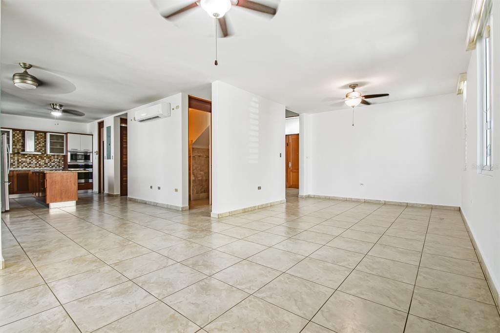 For Sale: $795,000 (4 beds, 2 baths, 3032 Square Feet)