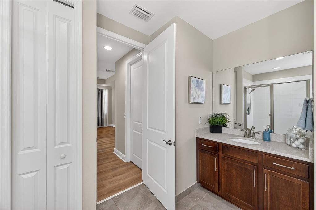 На продажу: $675,000 (5 спален, 4 ванн, 3381 Квадратных фут)