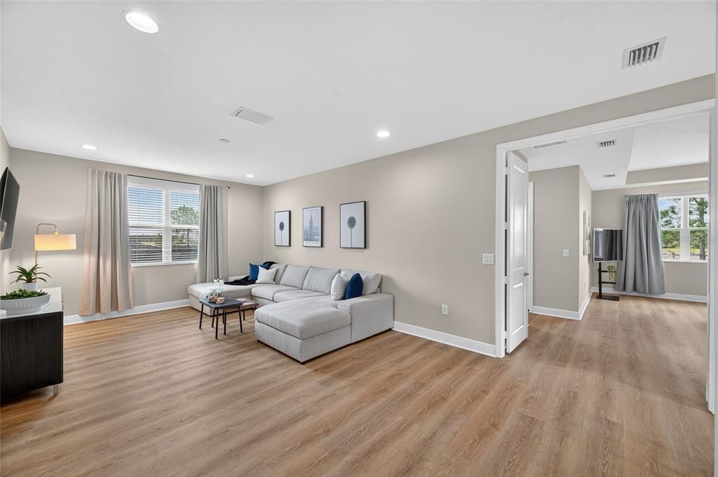 На продажу: $675,000 (5 спален, 4 ванн, 3381 Квадратных фут)