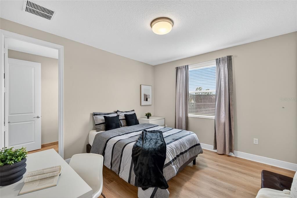 На продажу: $675,000 (5 спален, 4 ванн, 3381 Квадратных фут)