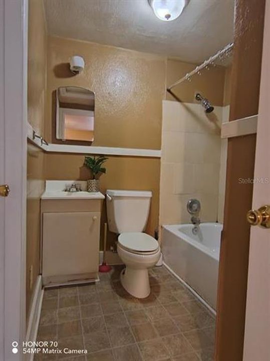 For Rent: $1,150 (2 beds, 1 baths, 574 Square Feet)